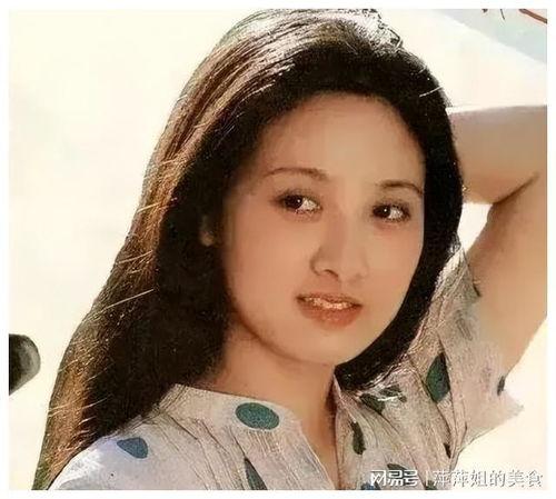 明星樱桃的图片大全,魅力四溢的甜美瞬间