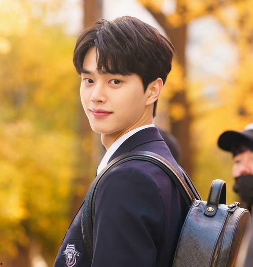 建国大学明星,璀璨星河中的青春闪耀