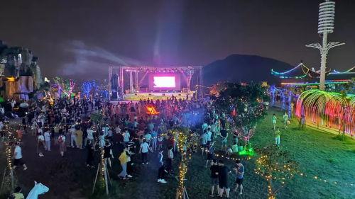 打卡网红景点跳舞的地方,探寻城市新风尚