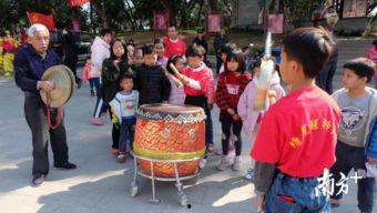 农村网红敲锣打鼓视频,网红敲锣打鼓，展现农村喜庆风情